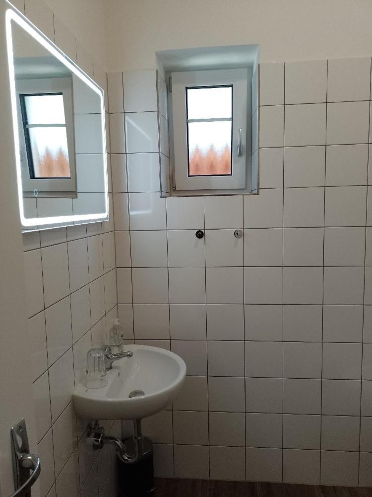 Penzion Litohlavy 17 - Na Samote U Lesa Kraluv Dvur Bilik gambar